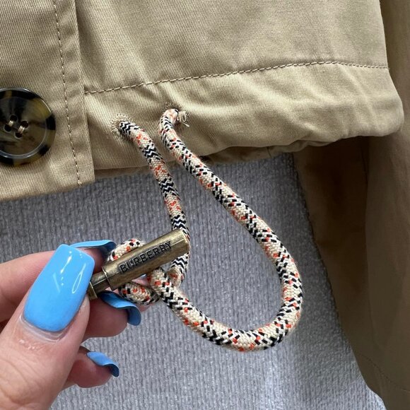 Burberry Zip Cropped Jacket - Picture 7 of 10